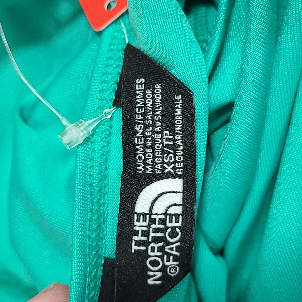 The North Face OnTheGo Billiard Green Performance Tee - Picture 9 of 10